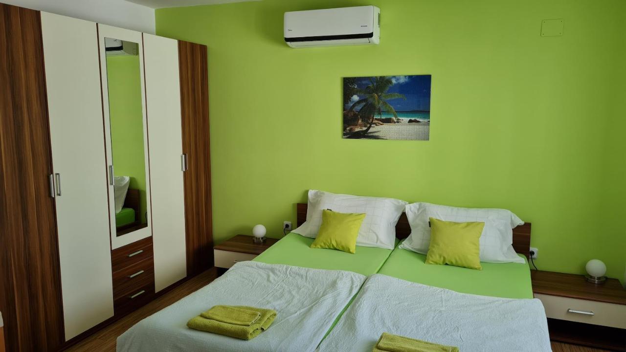 Apartments Kivi Novigrad Istria Quarto foto